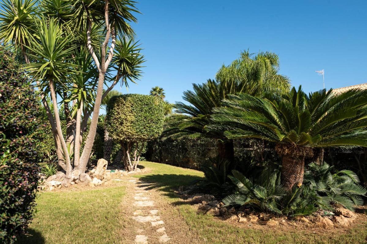 Villa Plumeria Campofelice Di Roccella Exterior foto