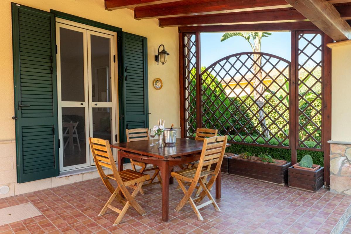 Villa Plumeria Campofelice Di Roccella Exterior foto